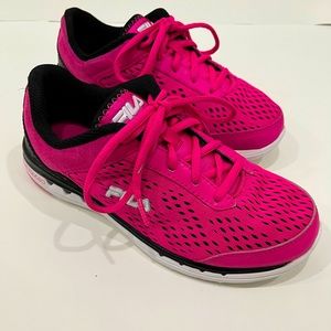Women Fila breast cancer awareness shoes 6.5